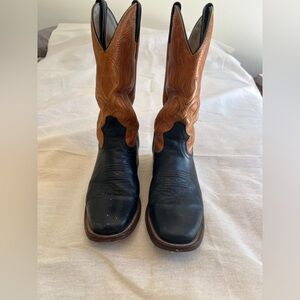 Boulet Ladies Boots Size 8  Black/Tan Square toe